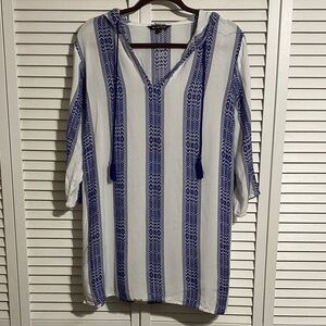Spiaggia Dole Blue and White Patterned hooded coverup